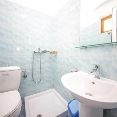 By Klajdi Szálloda *